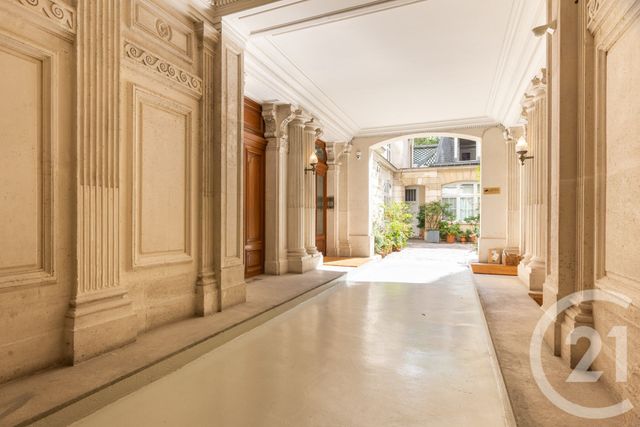 Afficher la photo en grand Appartement Chambre à vendre - 1 pièce - 12.0 m2 - PARIS - 75007 - ILE-DE-FRANCE - Century 21 Odéon Saint-Sulpice