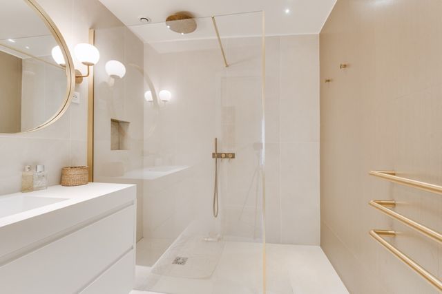 Appartement T4 à vendre - 4 pièces - 101.43 m2 - PARIS - 75006 - ILE-DE-FRANCE - Century 21 Odéon Saint-Sulpice