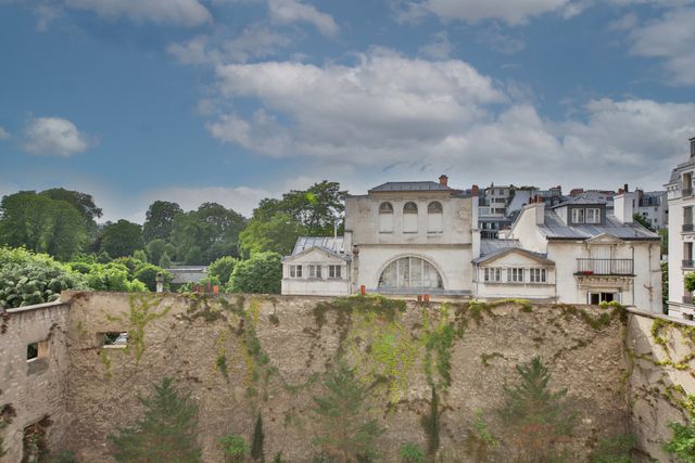 Afficher la photo en grand Appartement F4 à vendre - 3 pièces - 85.0 m2 - PARIS - 75007 - ILE-DE-FRANCE - Century 21 Odéon Saint-Sulpice