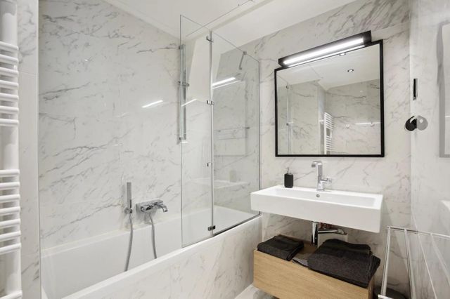 Appartement F4 à vendre - 5 pièces - 100.55 m2 - PARIS - 75016 - ILE-DE-FRANCE - Century 21 Odéon Saint-Sulpice