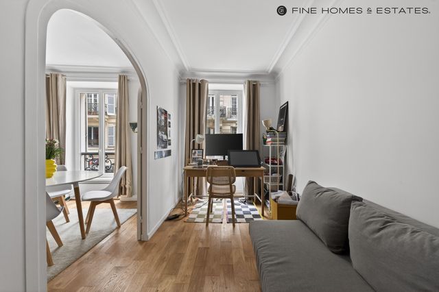 Appartement T3 à vendre - 3 pièces - 47.0 m2 - PARIS - 75007 - ILE-DE-FRANCE - Century 21 Odéon Saint-Sulpice