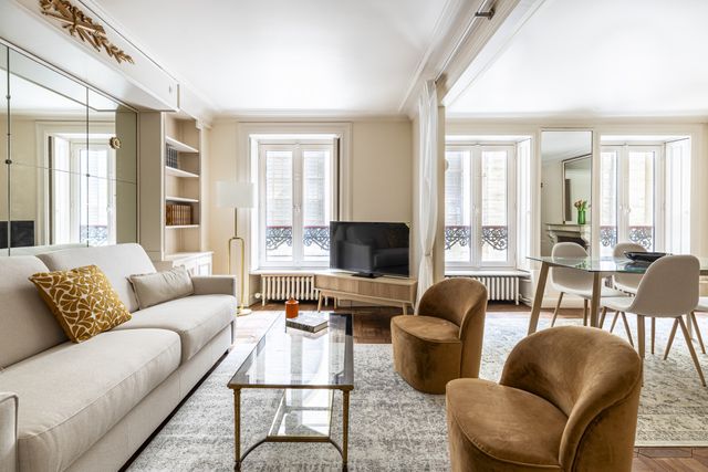 Afficher la photo en grand Appartement F2 à louer - 2 pièces - 69.2 m2 - PARIS - 75006 - ILE-DE-FRANCE - Century 21 Odéon Saint-Sulpice