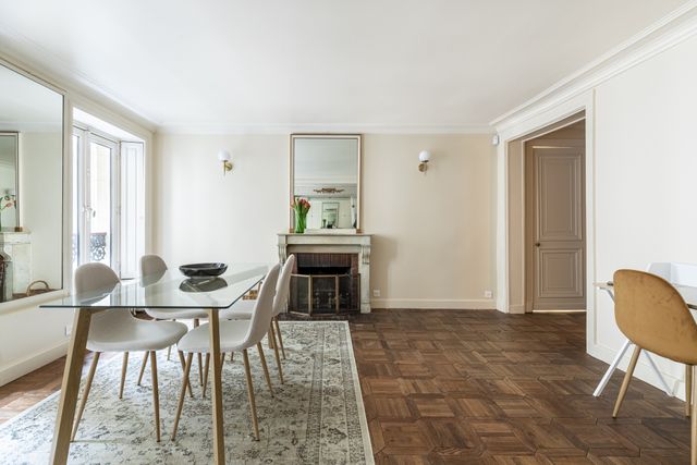 Afficher la photo en grand Appartement F2 à louer - 2 pièces - 69.2 m2 - PARIS - 75006 - ILE-DE-FRANCE - Century 21 Odéon Saint-Sulpice