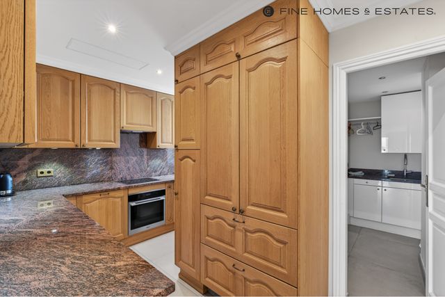 Appartement F6 à vendre - 6 pièces - 141.0 m2 - PARIS - 75008 - ILE-DE-FRANCE - Century 21 Odéon Saint-Sulpice