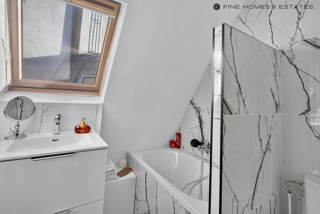 Appartement T2 à vendre - 2 pièces - 29.4 m2 - PARIS - 75006 - ILE-DE-FRANCE - Century 21 Odéon Saint-Sulpice