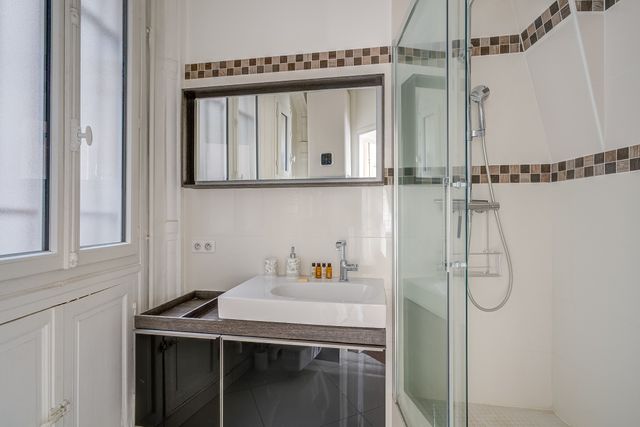 Appartement T3 à louer - 3 pièces - 62.79 m2 - PARIS - 75006 - ILE-DE-FRANCE - Century 21 Odéon Saint-Sulpice