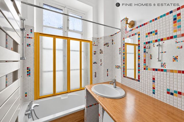 Appartement T5 à vendre - 5 pièces - 101.0 m2 - PARIS - 75006 - ILE-DE-FRANCE - Century 21 Odéon Saint-Sulpice