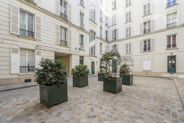 Appartement T2 à vendre - 3 pièces - 57.0 m2 - PARIS - 75007 - ILE-DE-FRANCE - Century 21 Odéon Saint-Sulpice